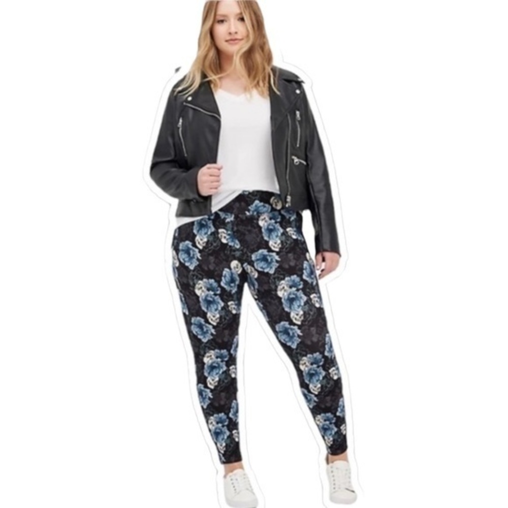 TORRID PIXIE PANT - LUXE PONTE FLORAL SKULL